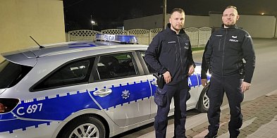 Rypińscy policjanci nie wahali się ryzykować, aby pomóc-3229