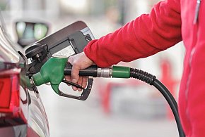 Ceny paliw. Kierowcy nie odczują zmian, eksperci mówią o "napiętej sytuacji"-3395
